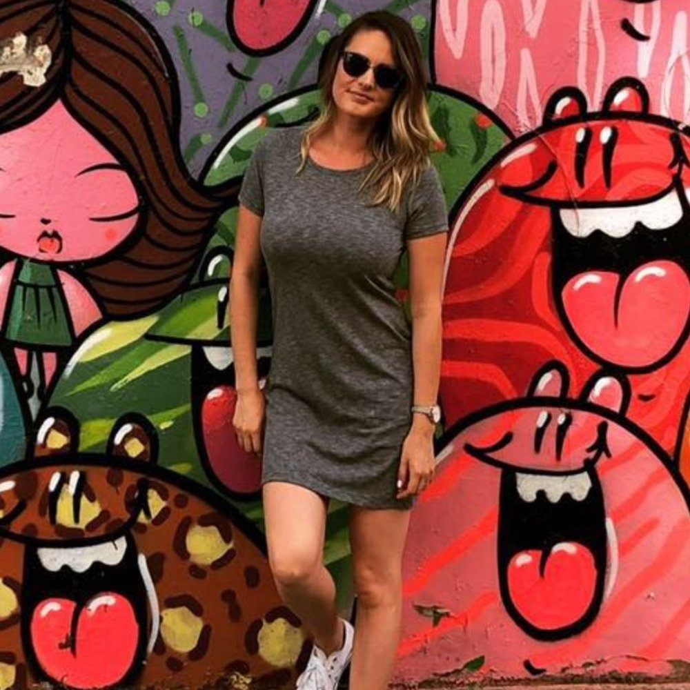 hi, i'm vanessa || size 6 / 27-28 / S to M || minimalist style